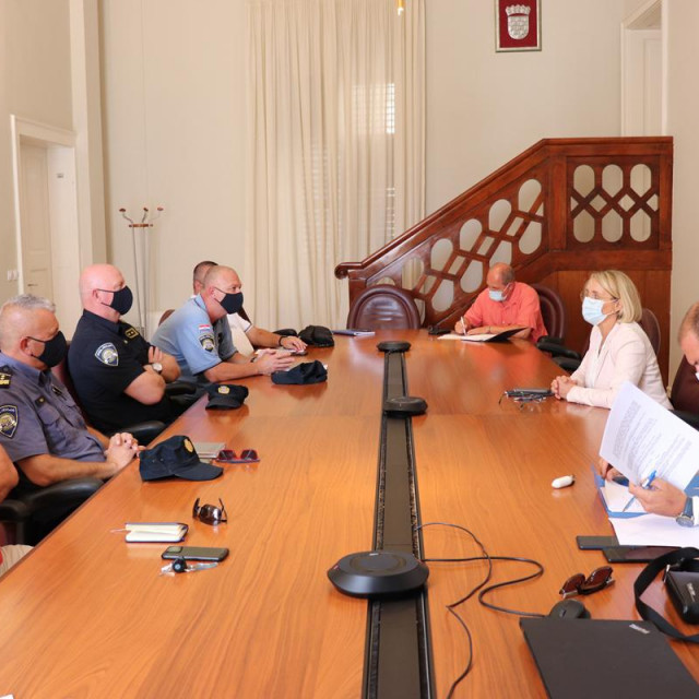 koordinacijski sastanak Grada Dubrovnika sa svim službama zbog dolaska prvog kruzera