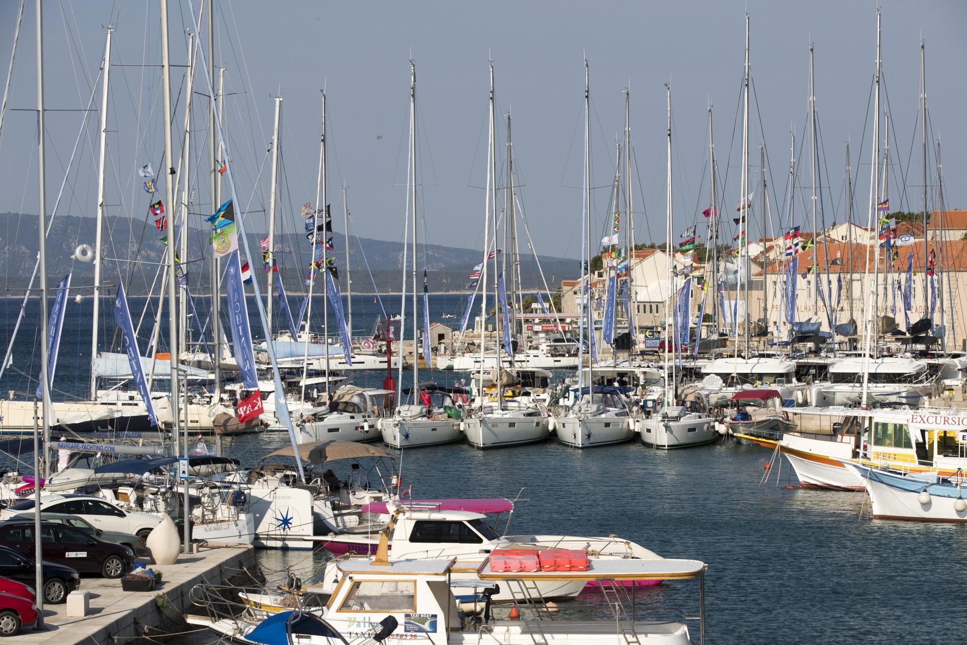 Otvoreno more - Gužve se vratile u vale i marine: nautički čarter ubrzano plovi prema punom oporavku - Vimarsana News