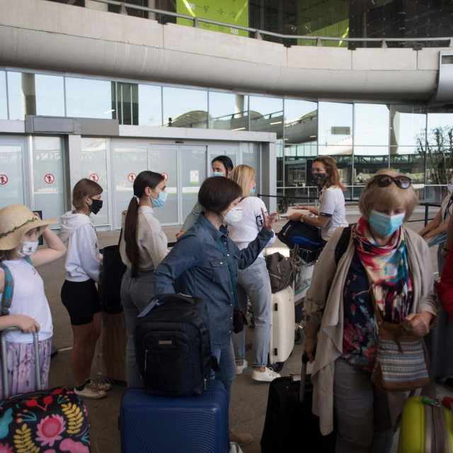 Turisti pristižu u Malagu, Španjolska se polako vraća u ritam normalnog života