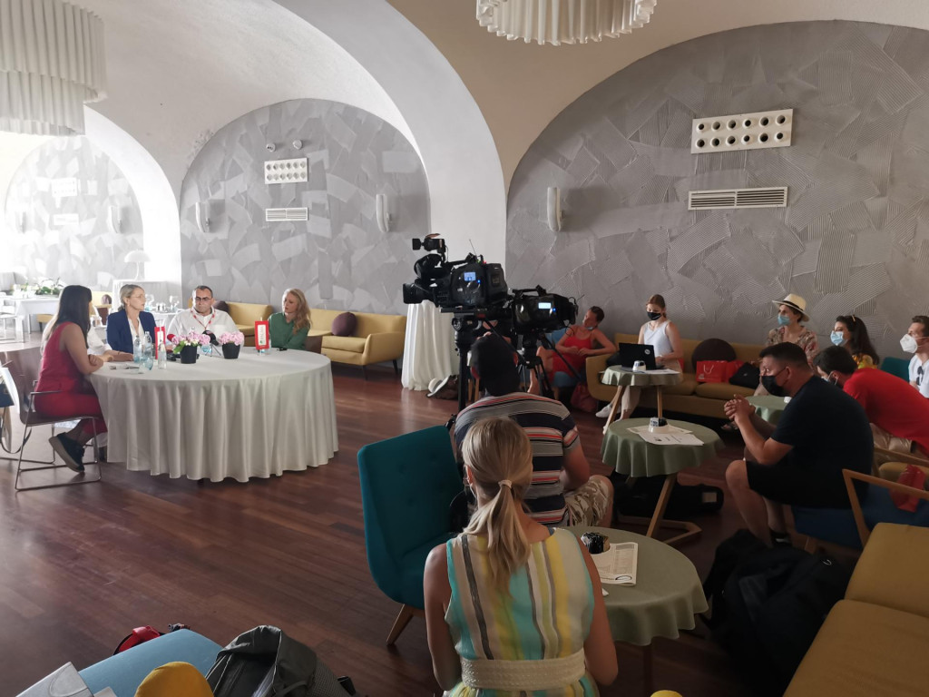Povodom dolaska prvog charter leta iz Ljubljane za Dubrovnik održana je konferencija za slovenske medije