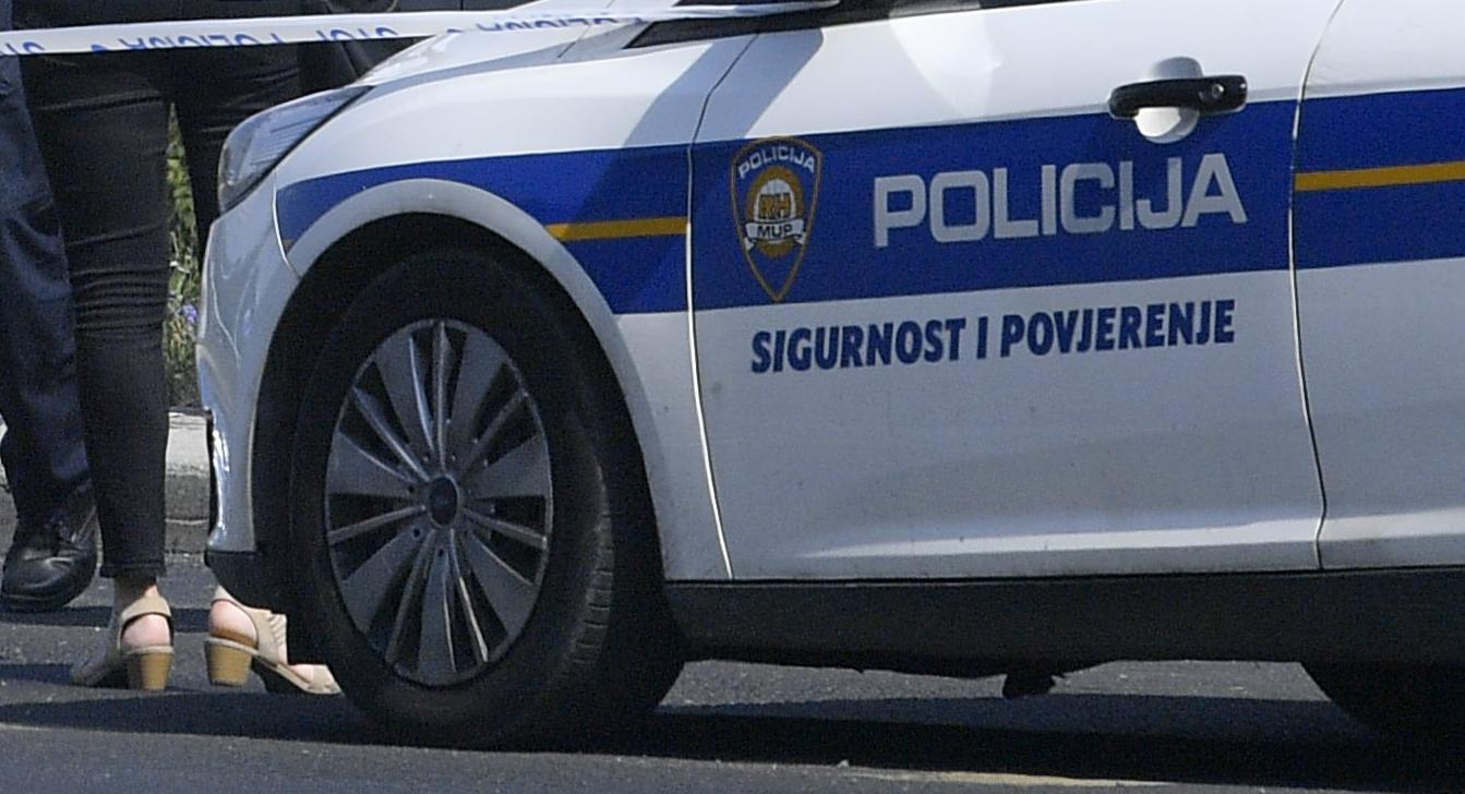 Slobodna Dalmacija - Oprez u prometu: dogodila se nesreća na A1 između Skradina i Šibenika u smjeru Splita, vozi se uz ograničenje brzine od 40 km na sat. Plitvički maraton do podne zatvorio dio državnih cesta - Vimarsana News