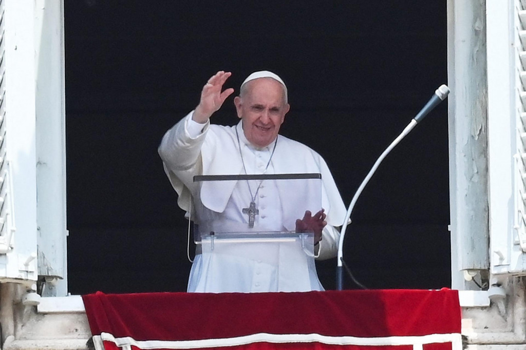 Papa je danas, prije odlaska u bolnicu, uredno izmolio pred vjernicima nedjeljno podnevno Anđelovo pozdravljenje