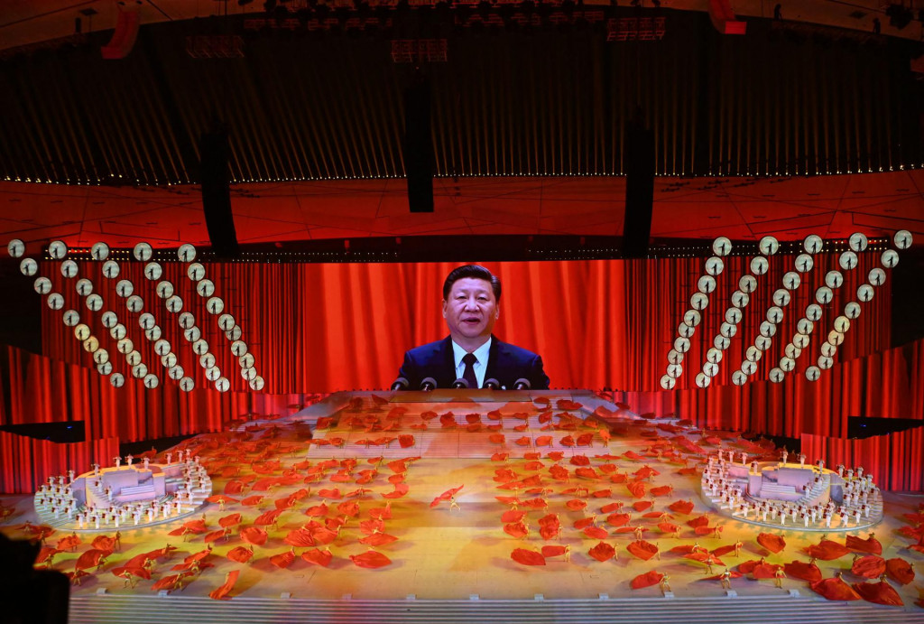 Jedno od &amp;#39;ukazanja&amp;#39; kineskog predsjednika -- Xi Jinping na velikom ekranu u prigodi obilježavanja 100. godišnjice Komunističke partije Kine