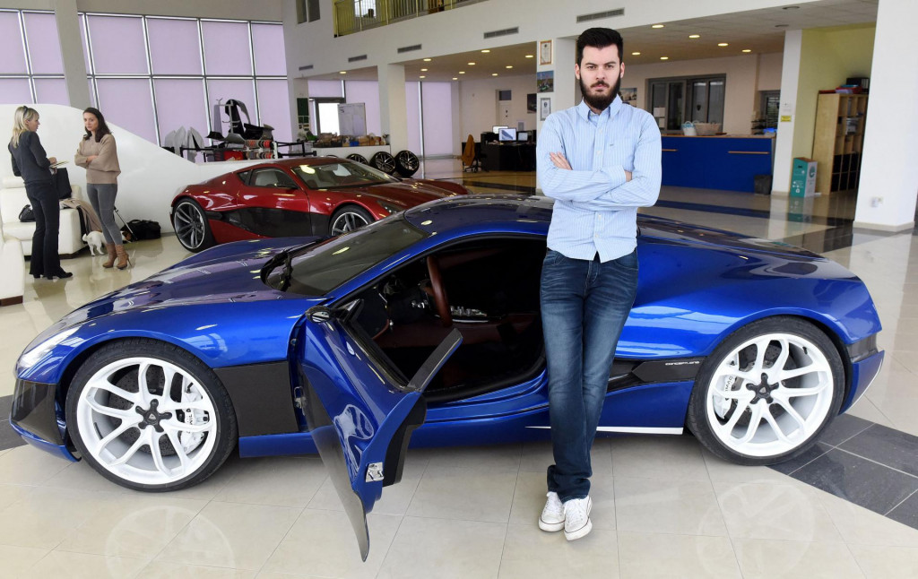 S Bugatti-Rimcem mali svijet supersportskih automobila dobiva novi poredak, piše Frankfurter Allgemeine Zeitung