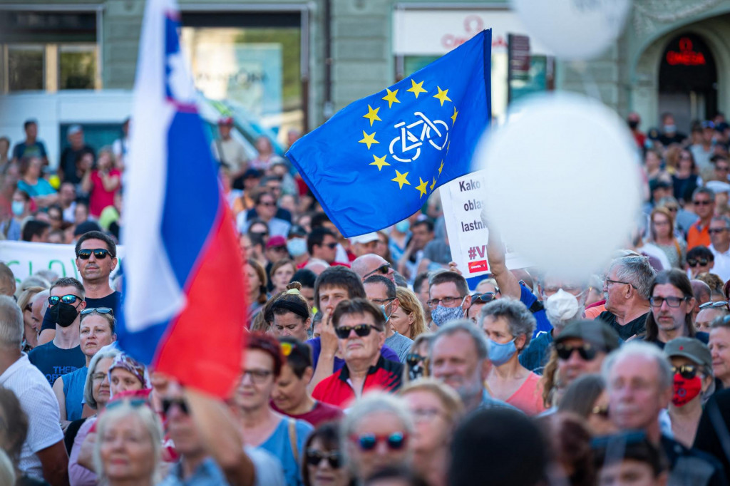 Slovenci su svoj revolt vladinim mjerama pokazali i na ulicama