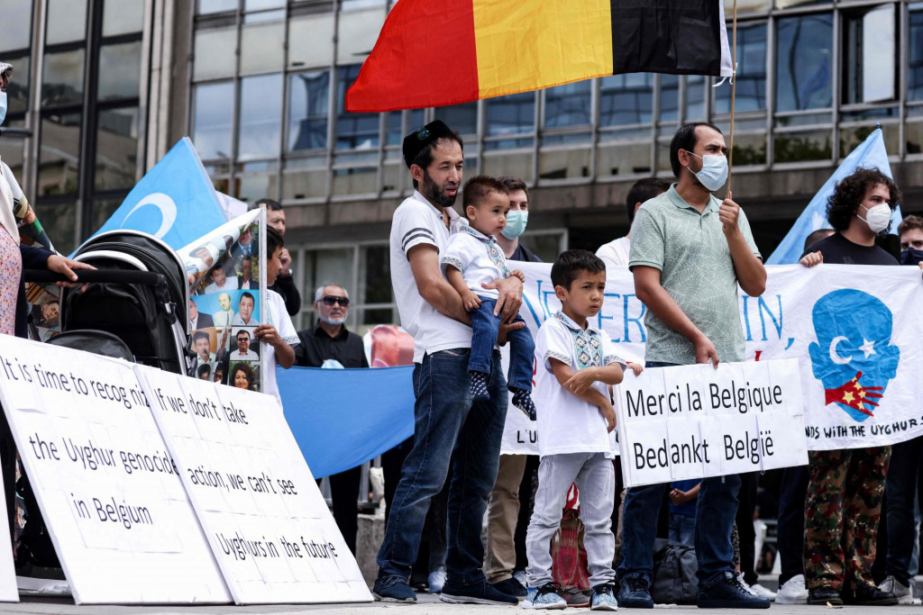 Demonstranti u Bruxellesu za zaštitu Ujgura od genocida u skladu su s epidemiološkim mjerama