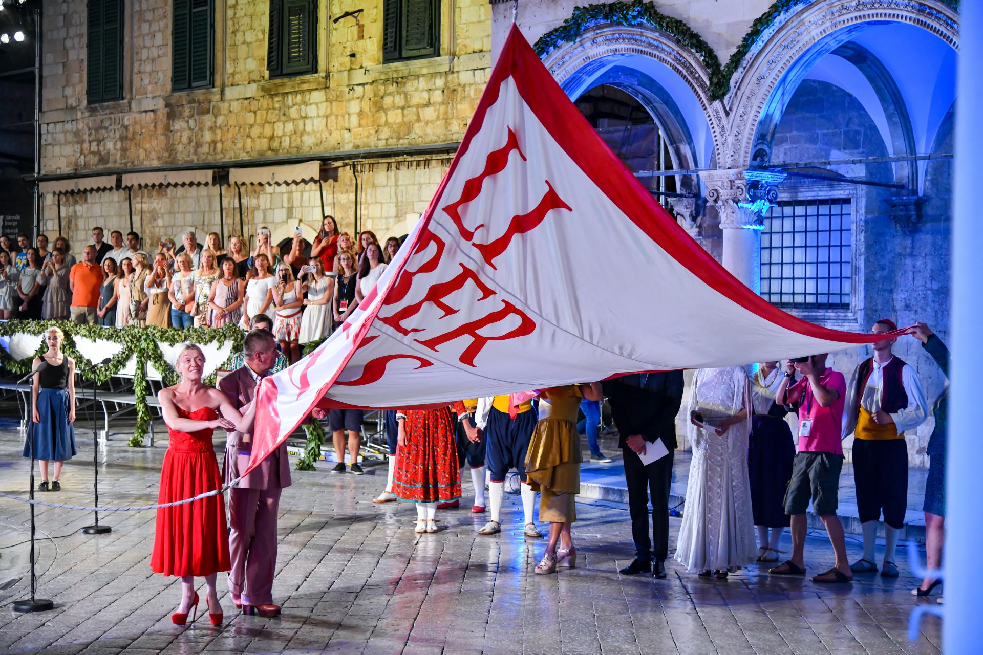 Dubrovački - ODRŽANA GENERALNA PROBA OTVARANJA 72. IGARA Bit će to još jedna ceremonija kojoj će vatromet biti jedini izlaz iz beživotnosti i praznjikavosti - Vimarsana News