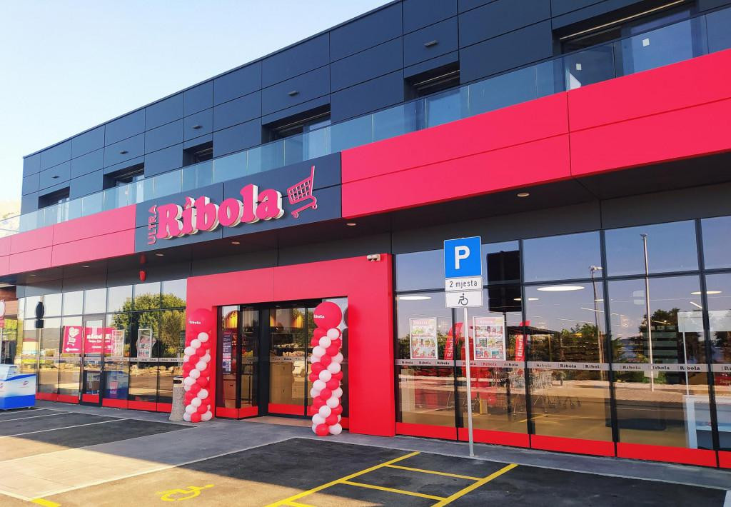 Otvoren je novi hipermarket Ribola u Orebiću