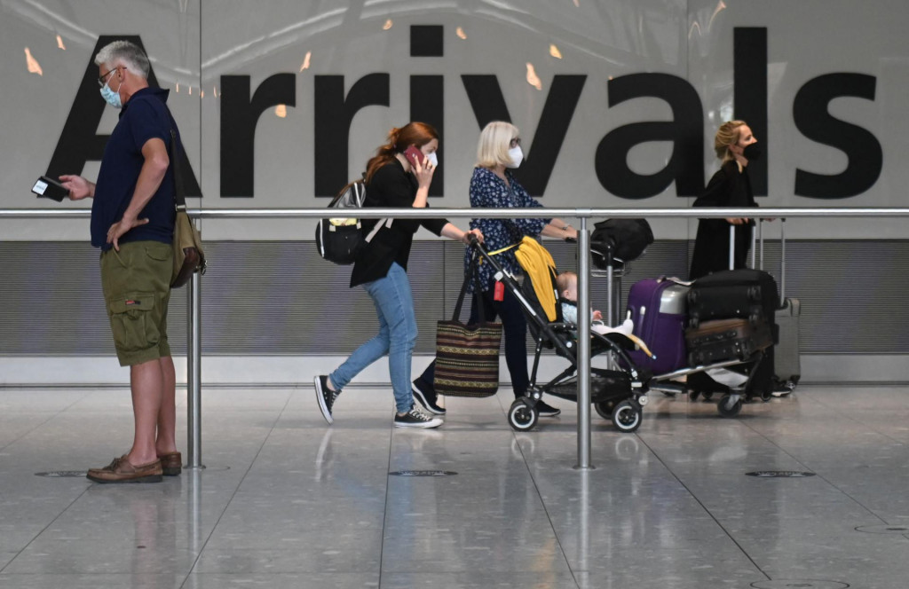Putnici koji se iz Francuske vraćaju u Englesku moraju u desetodnevnu karantenu