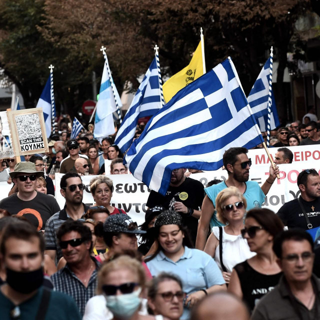 Mnogi su prosvjednici iznijeli grčku zastavu