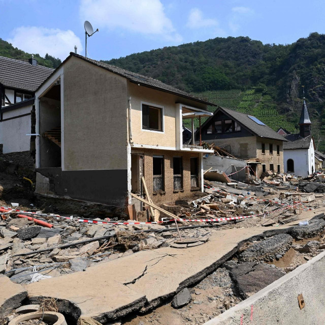 Nakon poplava mnogi ne mogu svojim kućama