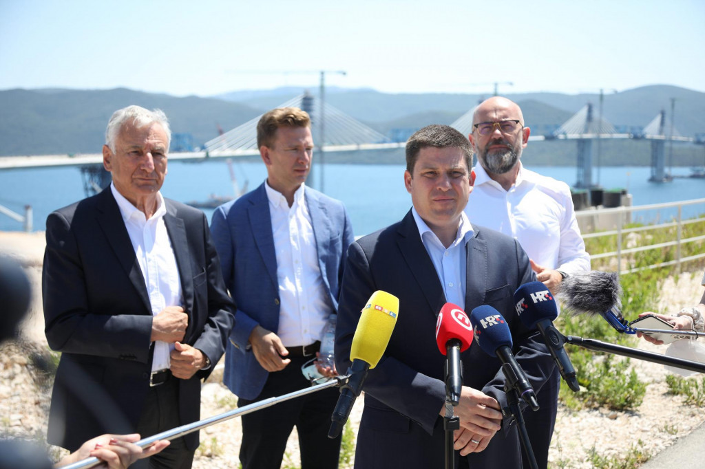 Ministar prometa Oleg Butkovic, na gradilištu Pelješkog mosta