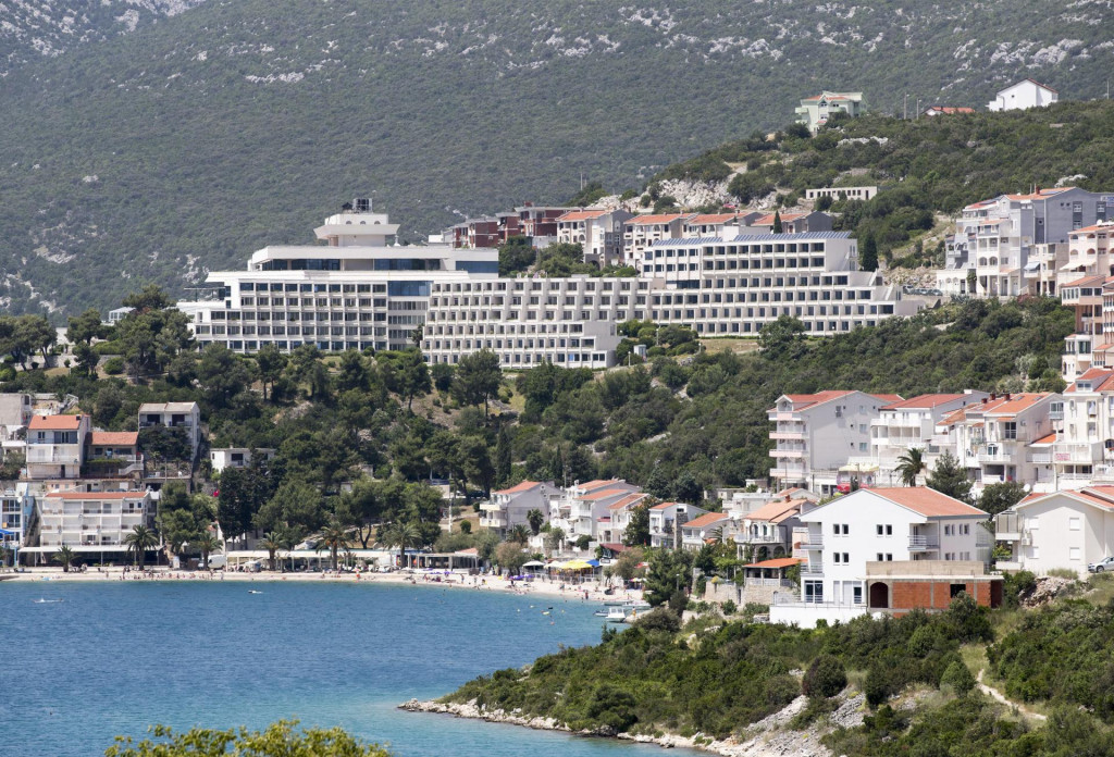 &lt;br /&gt;
Na fotografiji: Grand hotel Neum.&lt;br /&gt;