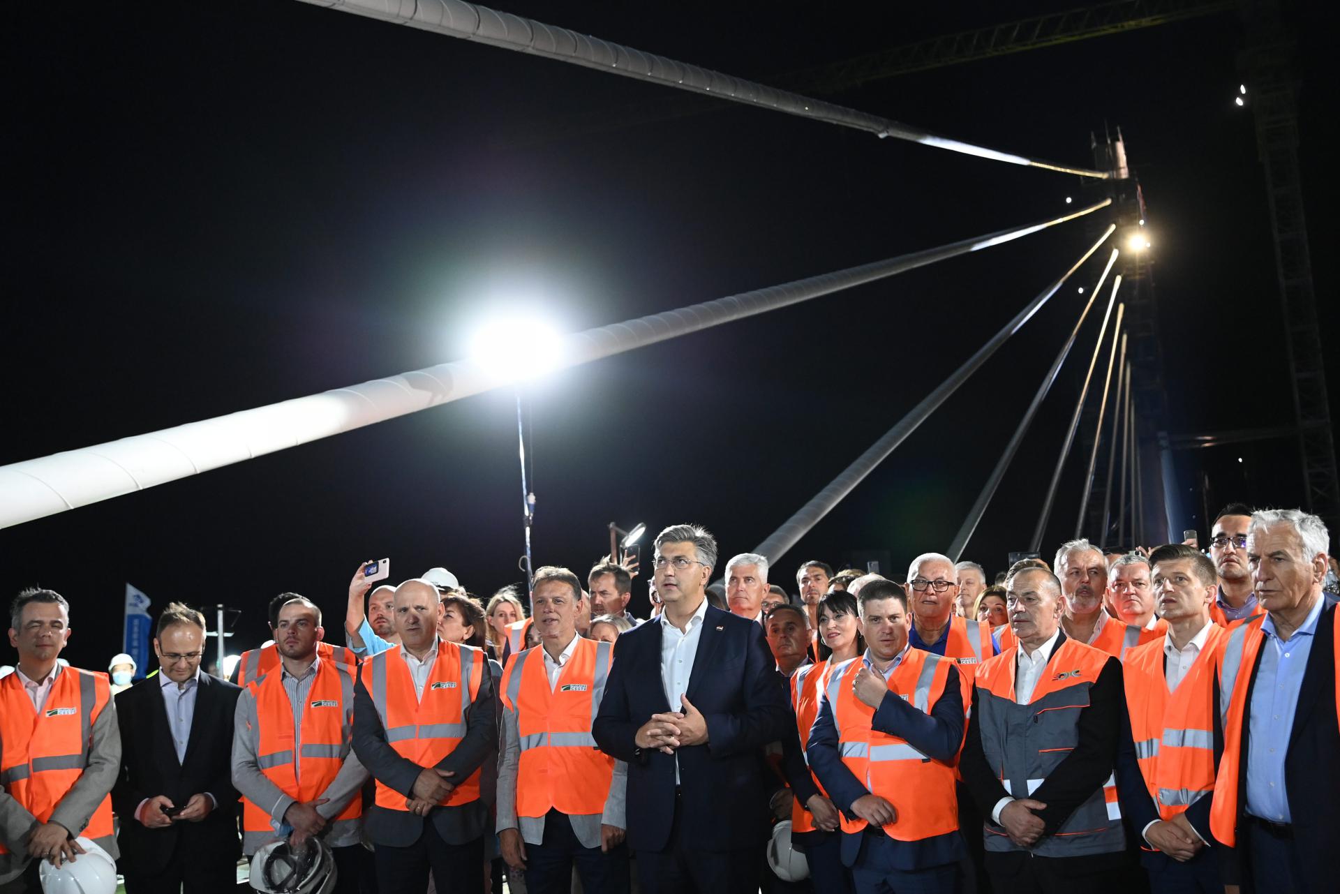 Slobodna Dalmacija - Plenković: Večeras smo ostvarili cilj koji rješava problem star 300 godina. Pelješki most je fascinantno strateško postignuće hrvatskog naroda - Vimarsana News