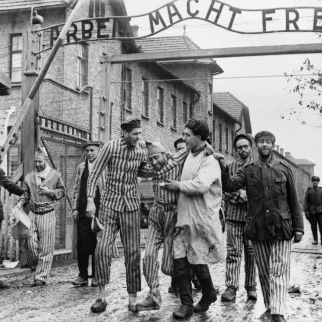 Oslobađanje Auschwitza za mnoge je logoraše, pa tako i Rome i Sinte, došlo prekasno&lt;br /&gt;
 