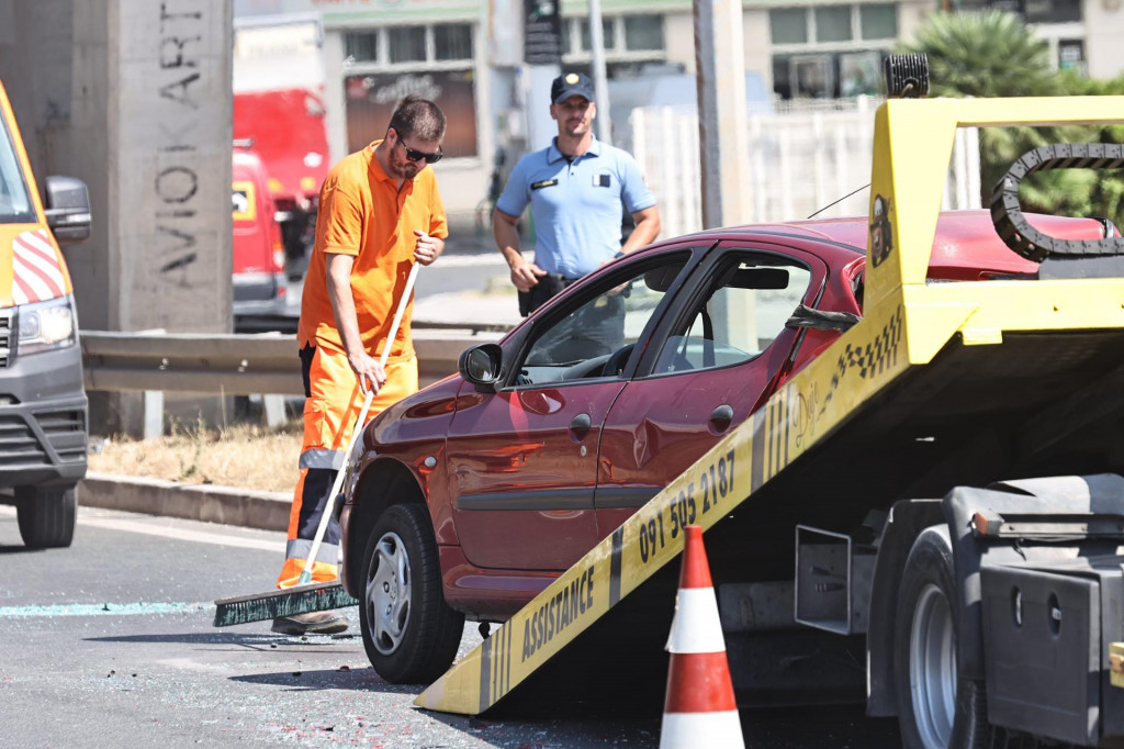 Split, 300721.&lt;br /&gt;
Prometna nesreca na cesti Solin - Trogir uzrokovala je guzve u prometu.&lt;br /&gt;