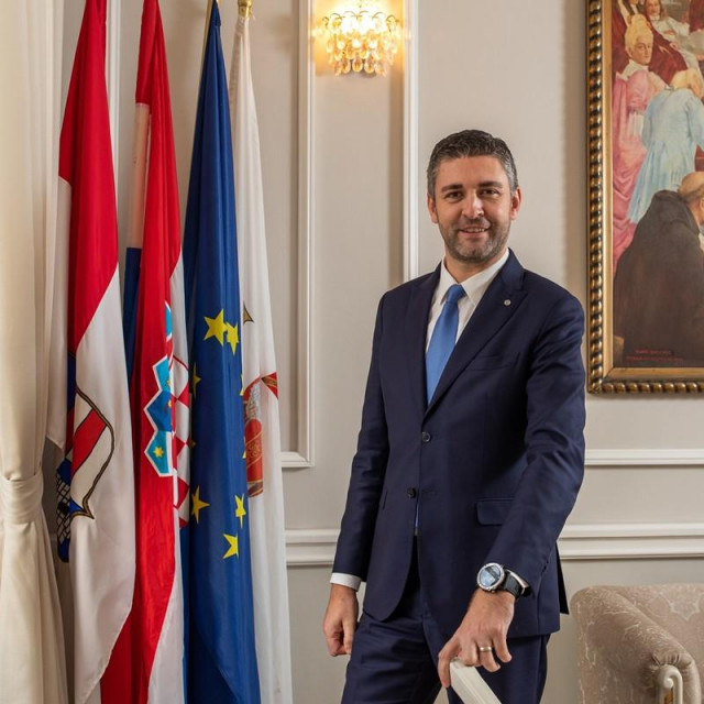 Gradonačelnik Mato Franković čestitao je Dan pobjede i domovinske zahvalnosti i Dan hrvatskih branitelja