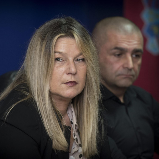 Natalija Petković, zamjenica ravnatelja USKOK-a i Ivan Kasum, voditelj PN USKOK-a na konferenciji za medije nakon uhićenja Rajićeve &amp;#39;zločinačke&amp;#39; prije dvije godine