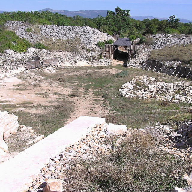 Vespazijanov amfiteatar