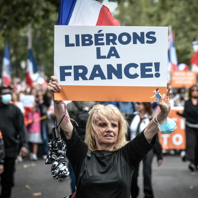 U subotu su u Parizu održani prosvjedi protiv uvođenja režima s iskaznicama, ali uzalud