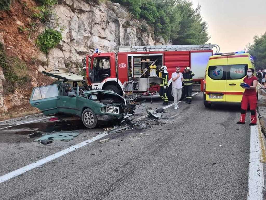Nesreća 30 prometna kolovoza vrh goli Teška prometna