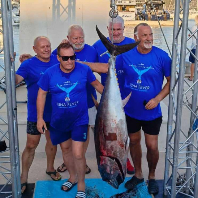 Ekipa ”Carle” s tunom od 41,4 kg