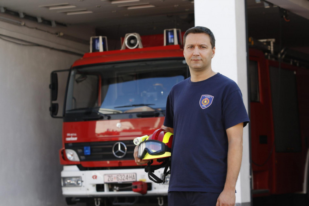 Mario Čović: Dok god dimi, moramo dežurati. Tek ako i nakon 48 sati nema dima, možemo napustiti požarište
