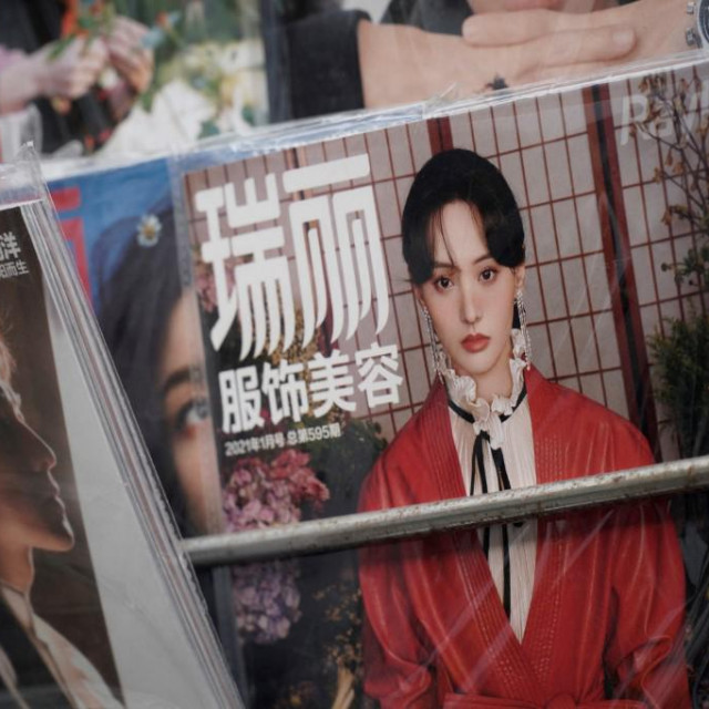 Zheng Shuang na naslovnici magazina