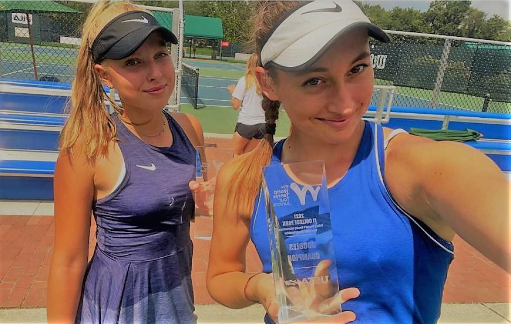 Selfie pobjednica - Brenda Fruhvirtova i Lucija Ćirić Bagarić nakon trijumfa u College Parku, turniru prvog ranga