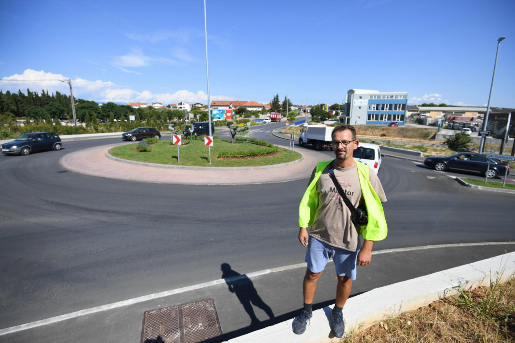 Zadar, 310821.&lt;br /&gt;
Slobodan Kos, profesionalni vozac, upozorava na prometna rjesenja i ponasanje vozaca na zadarskim ulicama.&lt;br /&gt;