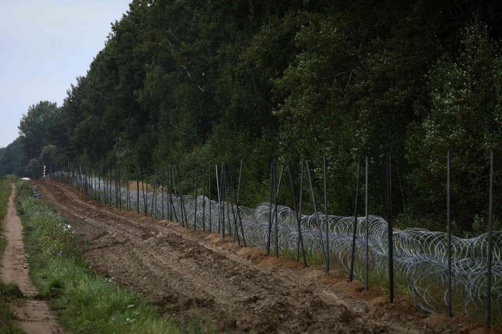Poljska je na granici prema Bjelorusiji podigla bodljikavu žicu