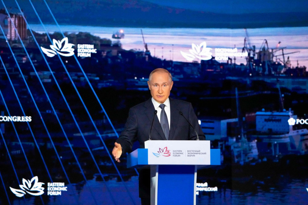 Vladimir Putin potpisao je plan o gradnji za vrijeme Ekonomskog foruma u Vladivostoku