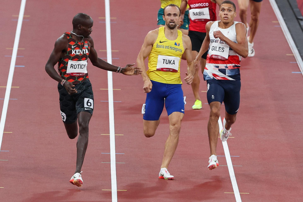 Najveći favorit na 800 metara je Amel Tuka iz BiH, svjetski doprvak i sudionik finalne utrke Olimpijskih igara