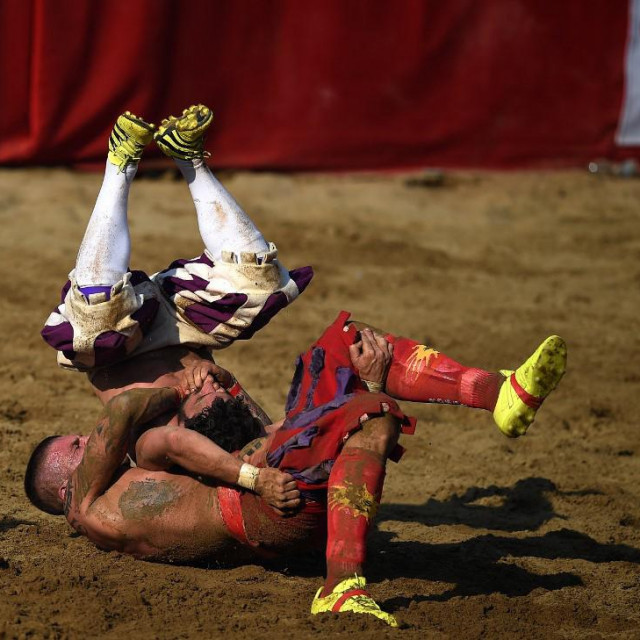 Talijanski calcio storico ima jako malo poveznica s dana&scaron;njim nogometom, a volio ga je i Benito Mussolini