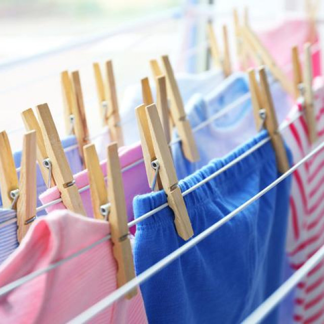 Popularno vjerovanje da više deterdženta znači čišću odjeću uopće ne vrijedi,  kaže Shannon Lush ekspertica u kućanskim poslovima