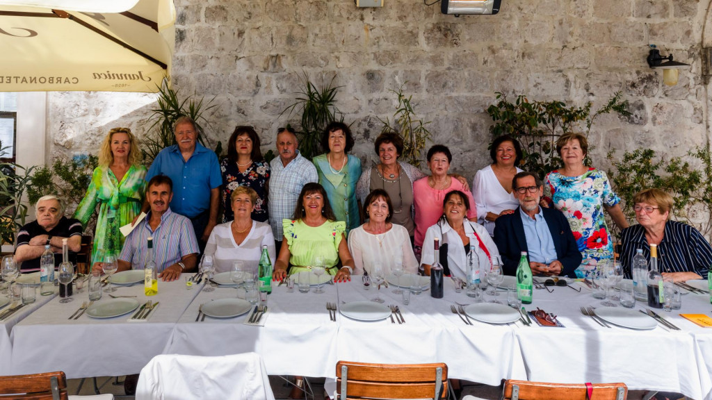 Maturanti ”B” razreda Ekonomske škole u Dubrovniku proslavili pedeset godina mature