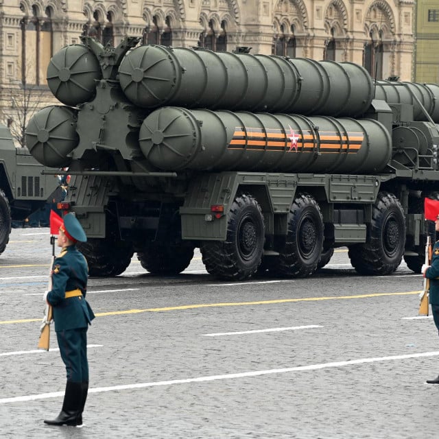 Ruski protuzračni raketni sustav S-400 na paradi u Moskvi u svibnju&lt;br /&gt;
&lt;br /&gt;
 