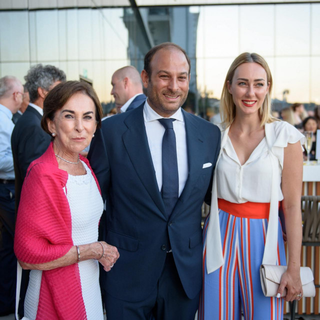 Davor Lukšić s bakom i suprugom Cristel Carrisi na otvorenju Hotela Excelsior 2017.&lt;br /&gt;
 