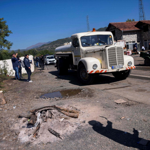Tehnički, put Srbije u Europsku uniju popločan je preprekama, fotografija s granice s Kosovom&lt;br /&gt;
 
