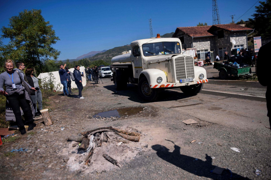 Tehnički, put Srbije u Europsku uniju popločan je preprekama, fotografija s granice s Kosovom&lt;br /&gt;
 