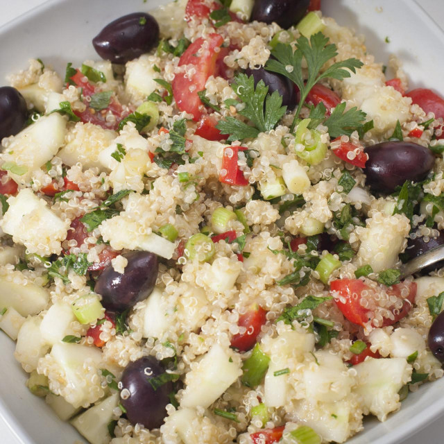 Tabboulek salata od kvinoje odličan je izvor proteina