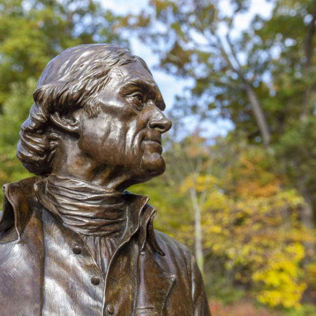 Jedan od mnogobrojnih kipova Thomasa Jeffersona u Americi