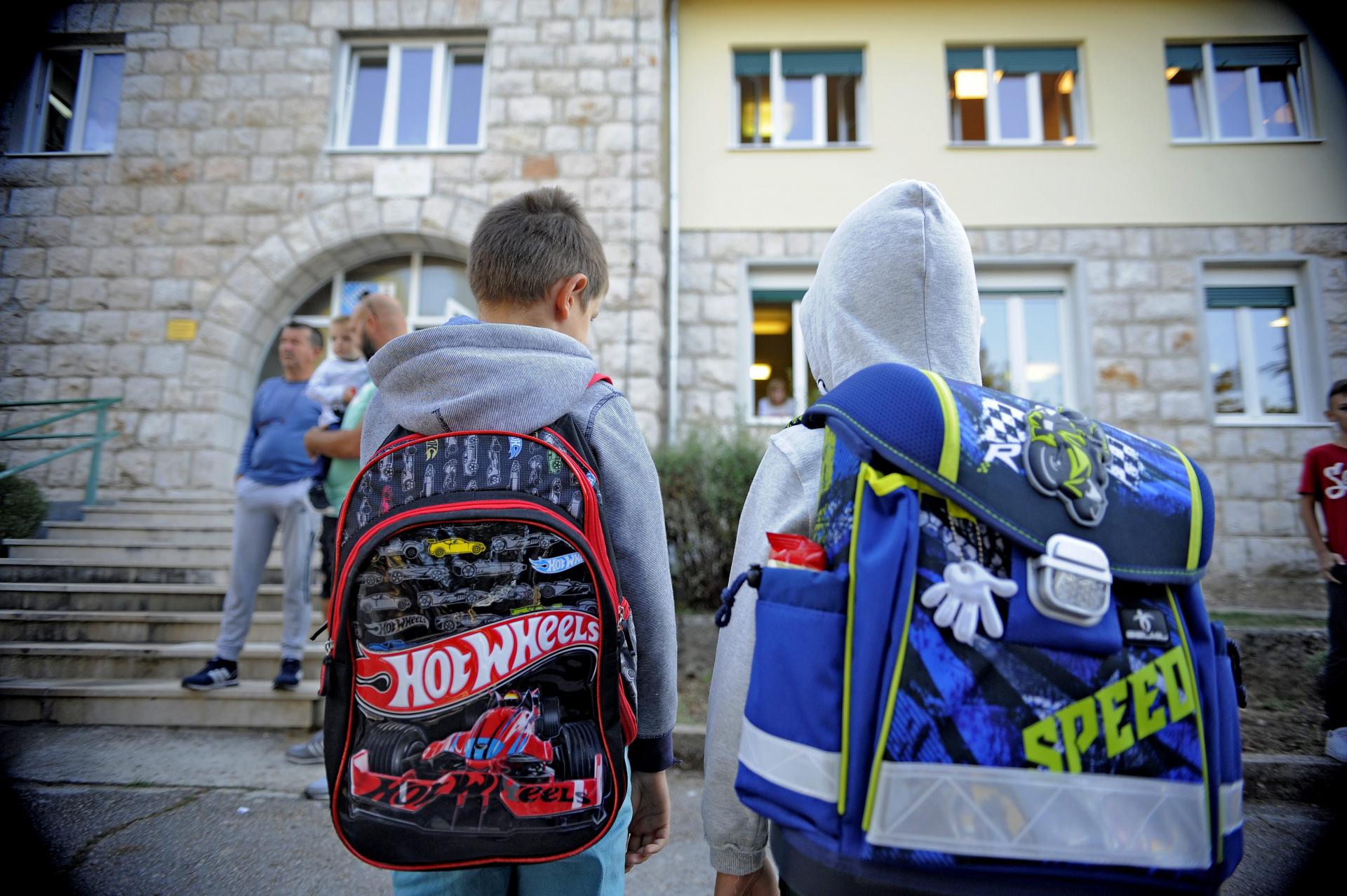 Slobodna Dalmacija Iako Zasad Nije Bilo Ni Spomena O Uvo Enju Covid Potvrda Za Nastavnike