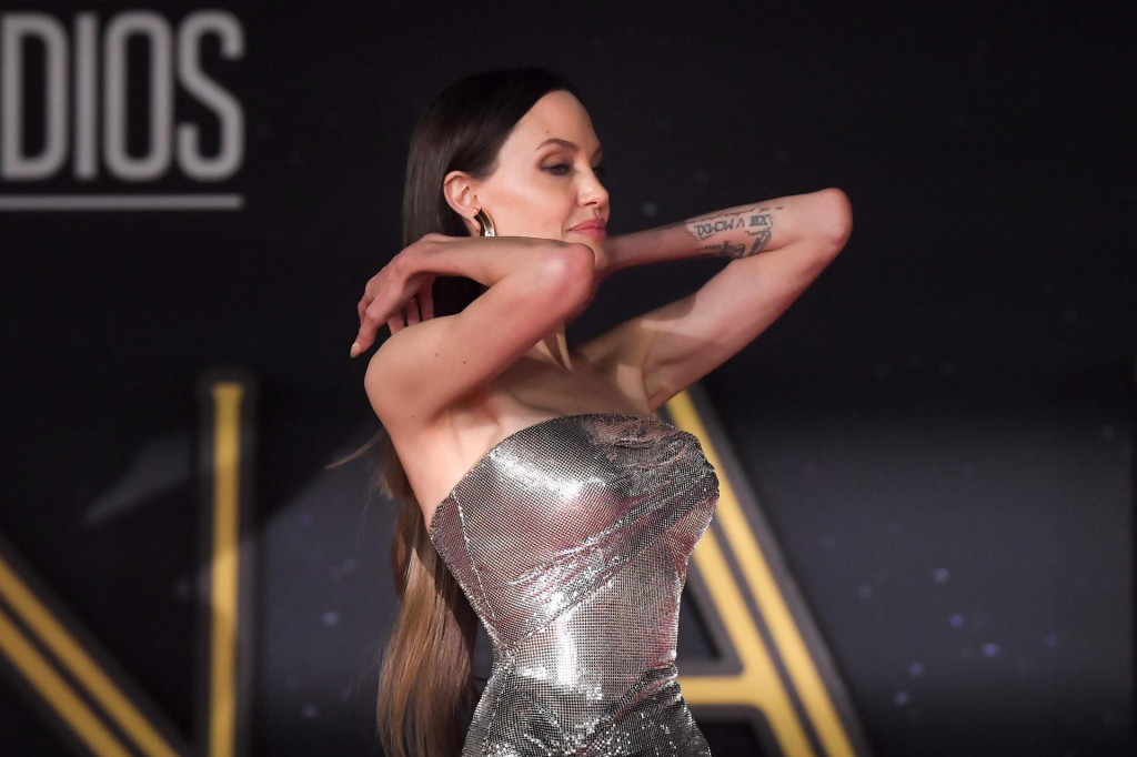 Angelina Jolie na rimskoj promociji filma  ”Eternals” šokirala je fanove