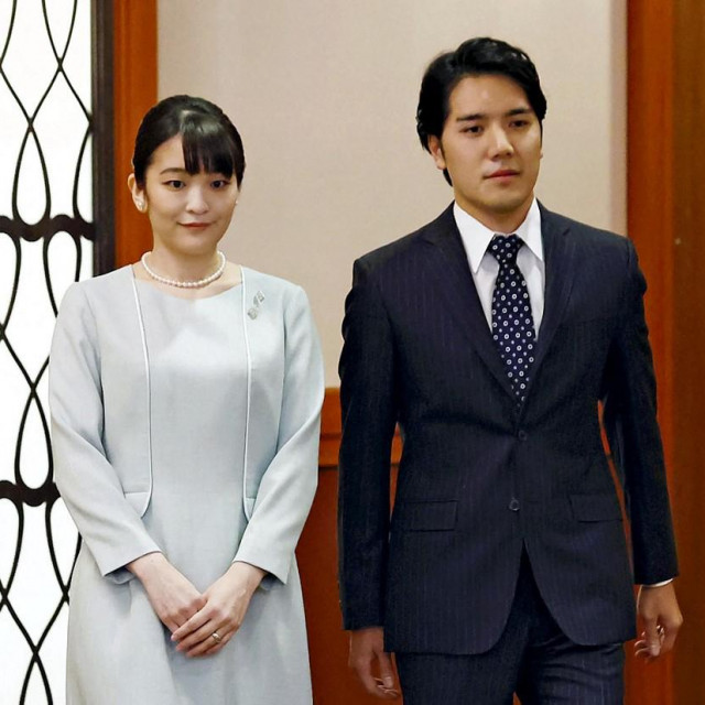 Mako i Kei Komuro dolaze na press konferenciju nakon što su se vjenčali