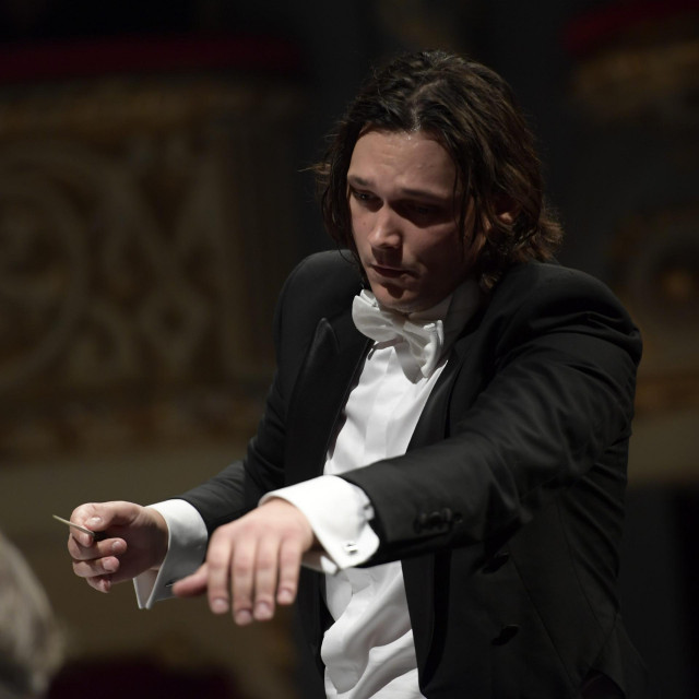 Koncert povodom Du&scaron;nog dana, Misa za mrtve Luigija Cherubinija: Requiem u c-molu, zbora i orkestra HNK Split pod dirigentskom palicom maestra Vetona Marevcia<br />
Jo&scaron;ko Pono&scaron;/CROPIX