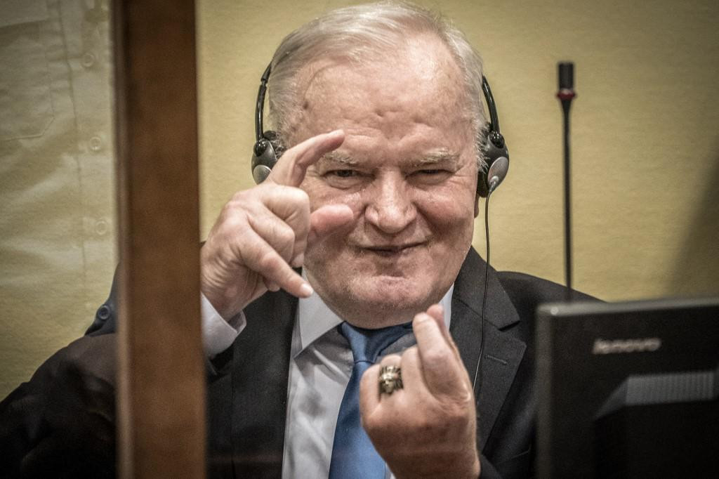 Ratko Mladić i u haaškoj sudnici pokazivao je svoj karakter   