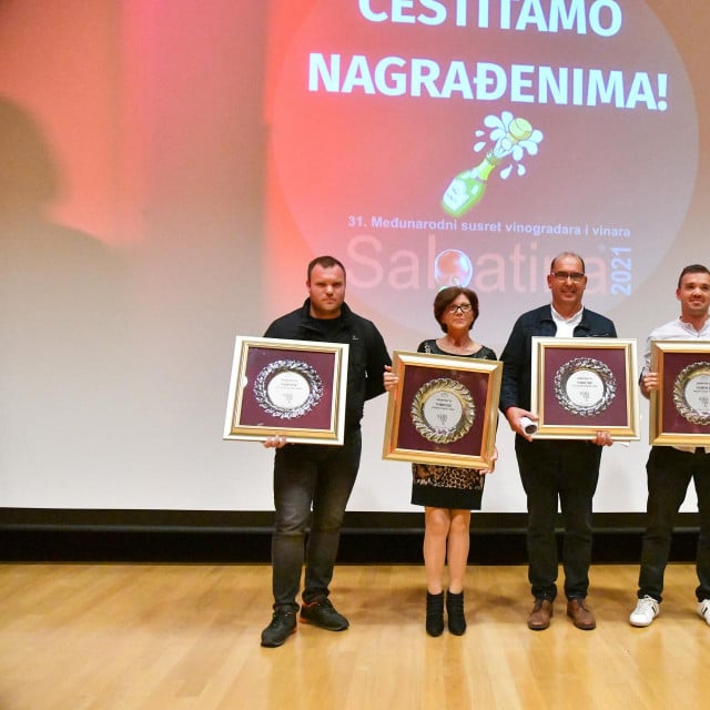 Tomislav Grbić, Ivanka Stanojević, Cvijeto Stjepović i Mišo Pavičić, zajednička fotografoija nagrađenih na Sabatini 2021.
