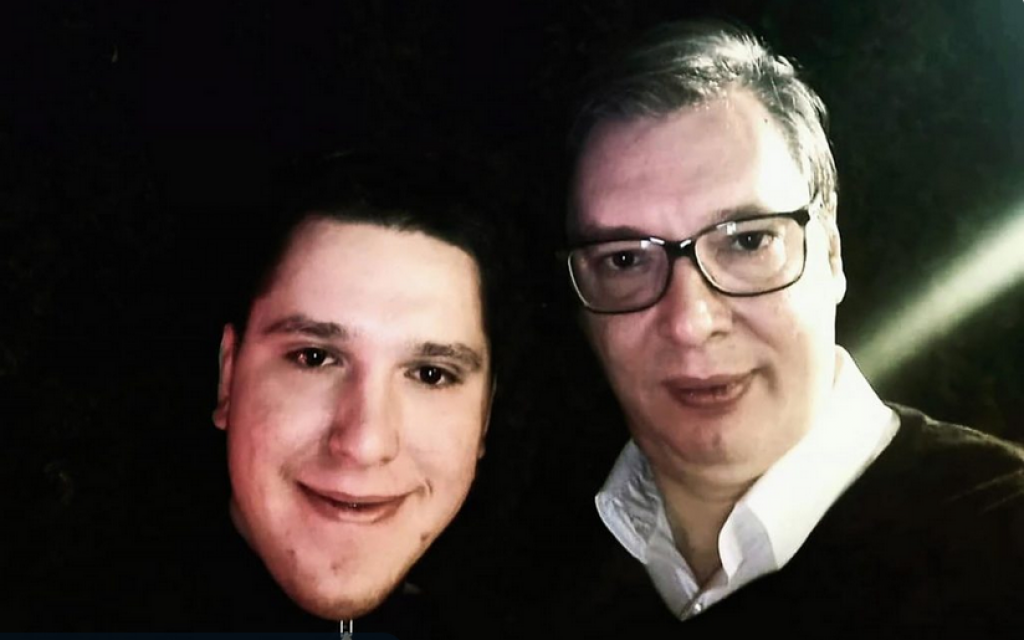 Danilo Vučić s ocem Aleksandrom, za kojeg je on dijete, ali sa svoje 24 godine za zakon je punoljetni čovjek