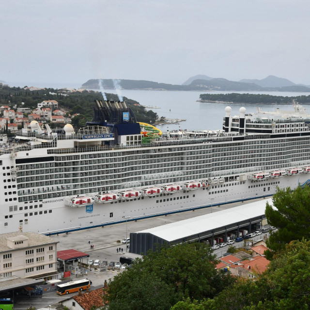 Kruzer Norwegian Epic, u vlasnistvu tvrtke Norwegian Cruise Line u Gružu